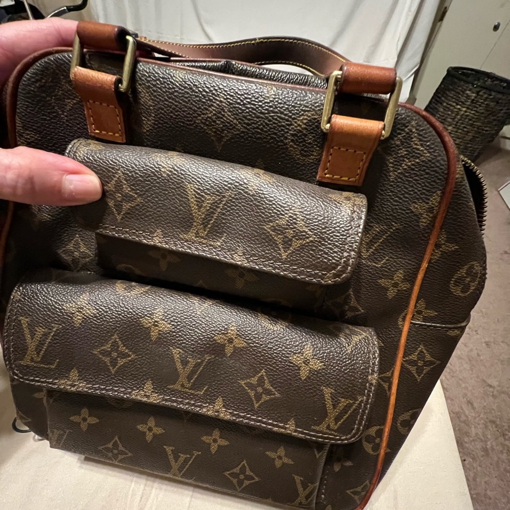 SOLD**** Authentic Louis Vuitton Excentri-Cite Handbag - Picture 15 of 16